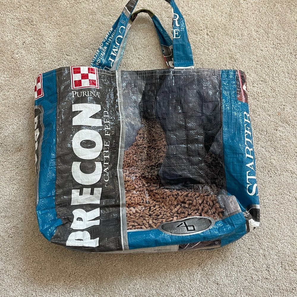 Feed tote bag